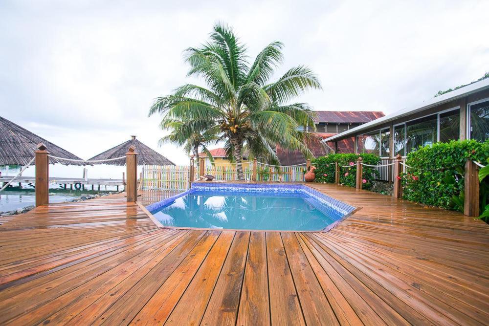 Wikkid Resort Dixon Cove Εξωτερικό φωτογραφία