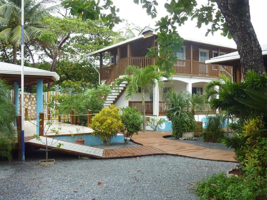 Wikkid Resort Dixon Cove Εξωτερικό φωτογραφία