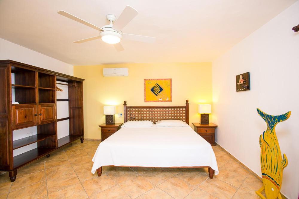 Wikkid Resort Dixon Cove Εξωτερικό φωτογραφία
