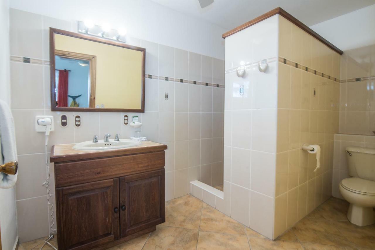 Wikkid Resort Dixon Cove Δωμάτιο φωτογραφία